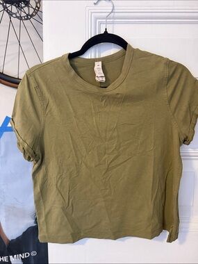lululemon athletica Olive Short Sleeve Crew Tee